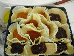 CROSTATINE-DI-MARMELLATA-CILIEGE-ARANCE-ALBICOCCA-FRAGOLA-AMARENA-prima